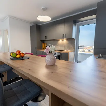 דירות בראשוב Mohost Pink - Luxurious Mountain View Retreat מראה חיצוני תמונה