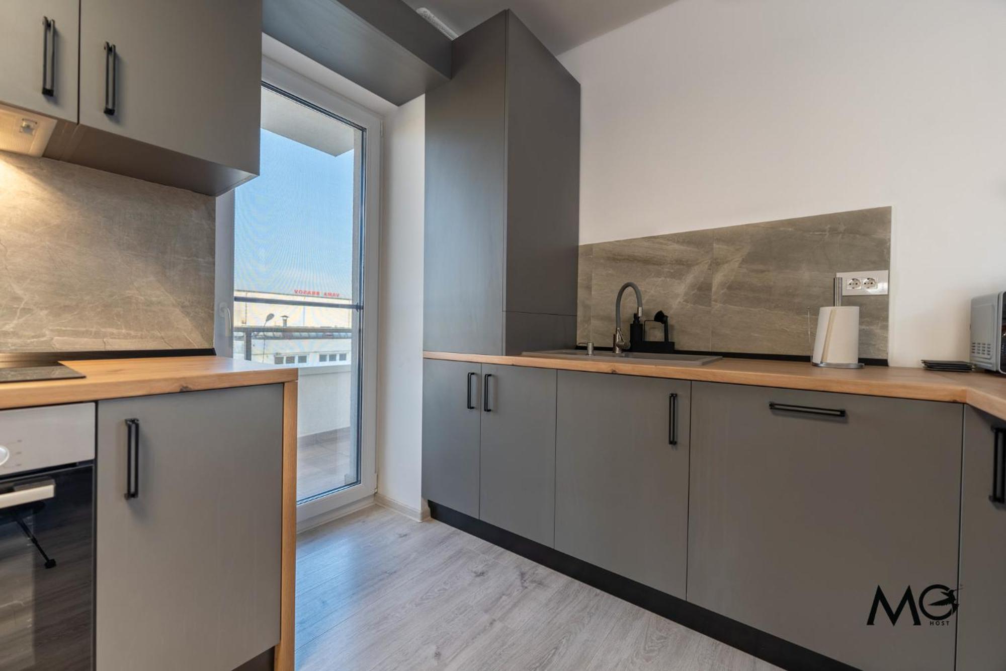דירה Mohost Pink - Luxurious Mountain View Retreat בראשוב