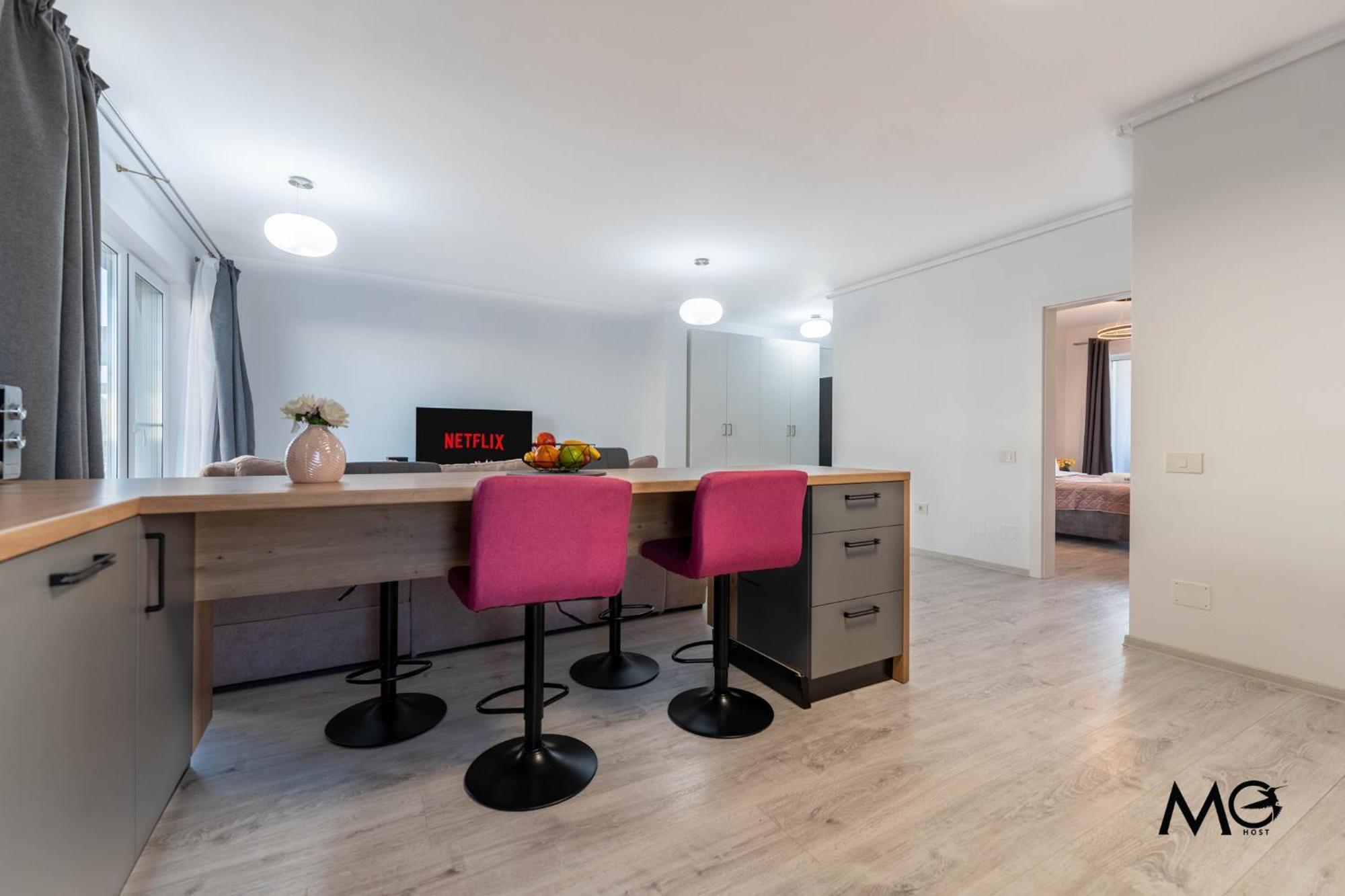 Mohost Pink - Luxurious Mountain View Retreat בראשוב