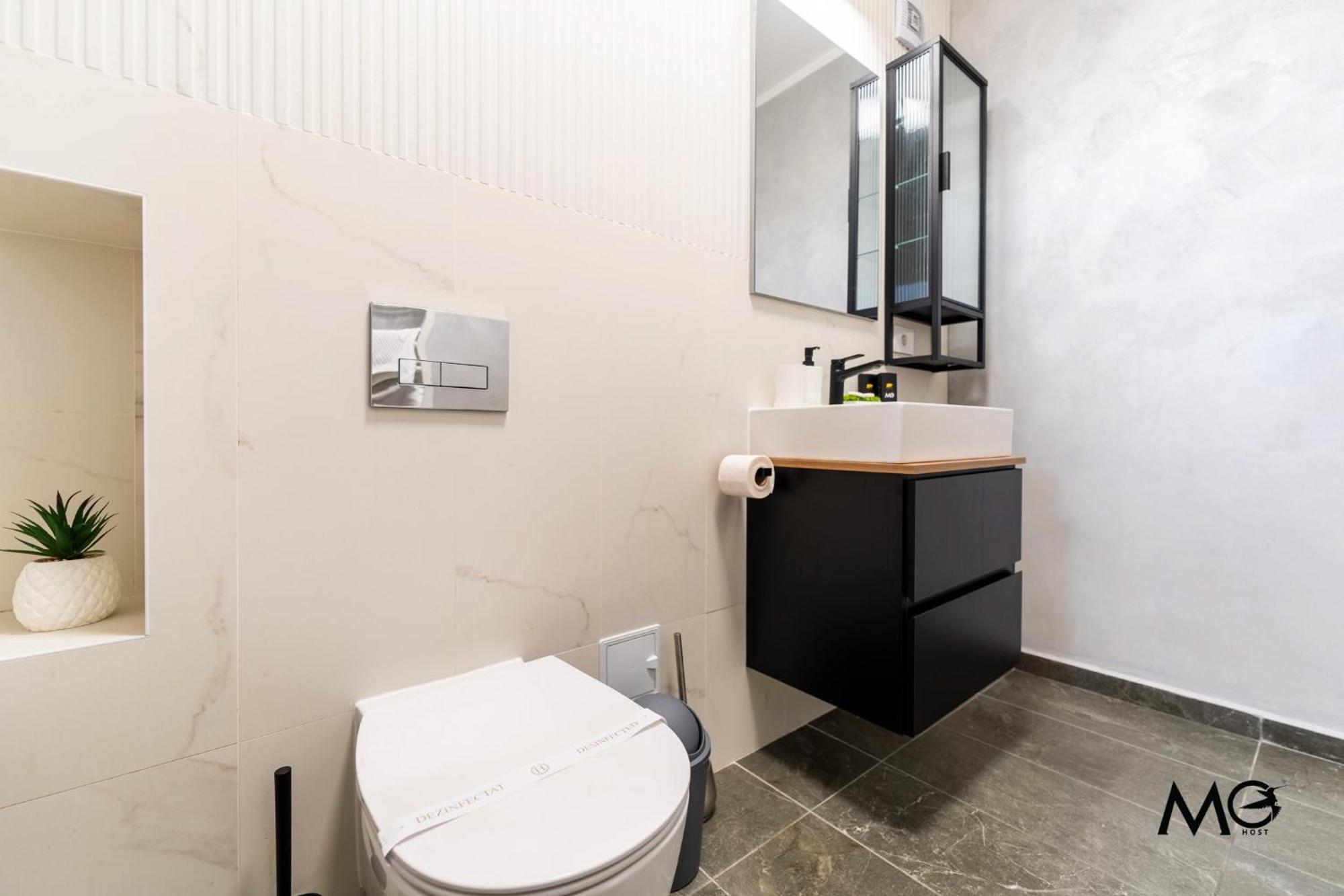 Mohost Pink - Luxurious Mountain View Retreat דירה